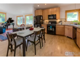 Photo #2: 895238 Listing