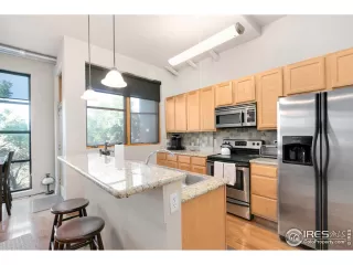 Photo #4: 895416 Listing