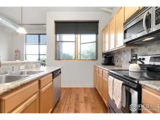 Photo #5: 895416 Listing