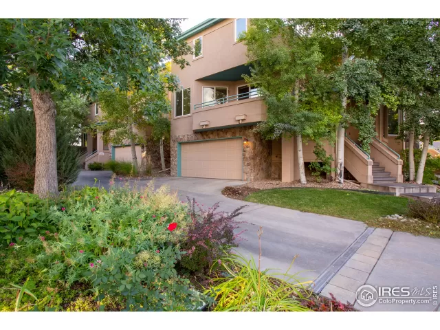 MLS: 895675 Condo For Sale