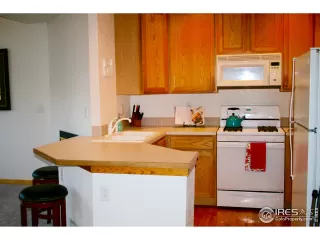 Photo #5: 895828 Listing