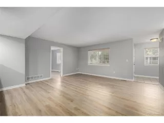 Photo #3: 8959417 Listing