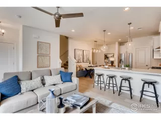 Photo #6: 895980 Listing