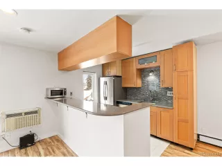 Photo #6: 8960503 Listing