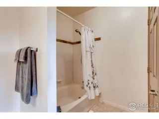 Photo #4: 896844 Listing