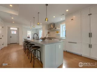 Photo #5: 896893 Listing