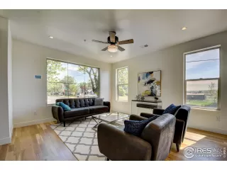 Photo #4: 896937 Listing