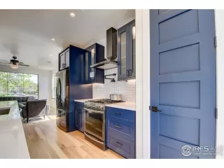 Photo #5: 896937 Listing