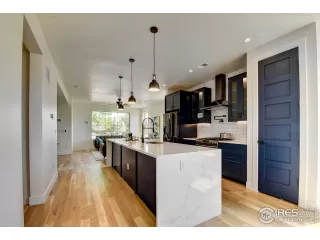 Photo #6: 896937 Listing