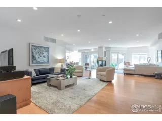 Photo #4: 897016 Listing