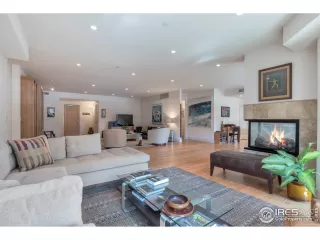 Photo #5: 897016 Listing