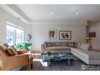 Photo #6: 897016 Listing