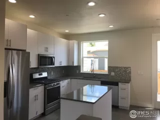 Photo #2: 897271 Listing