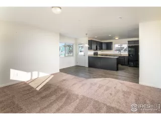 Photo #6: 897827 Listing