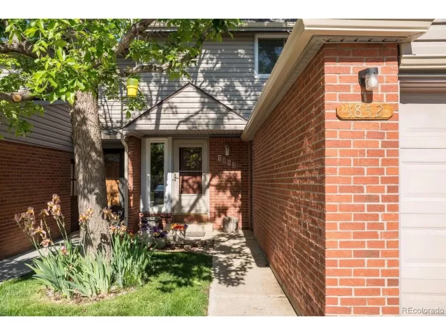 MLS: 8978628 Condo For Sale