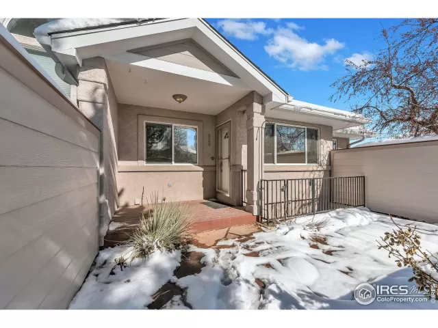 MLS: 898063 Condo For Sale