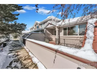 Photo #5: 898063 Listing