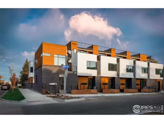 MLS: 898080 Condo For Sale