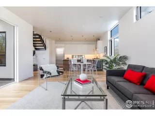 Photo #1: 898080 Listing