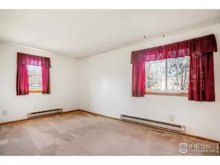 Photo #6: 898158 Listing