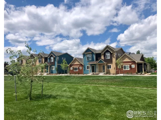 MLS: 898172 Condo For Sale