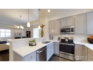 Photo #4: 898172 Listing