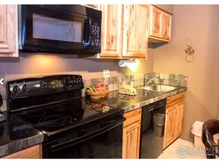 Photo #3: 898192 Listing