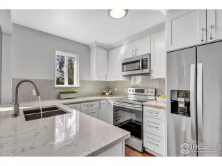 Photo #6: 898208 Listing 