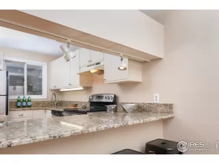 Photo #6: 898319 Listing 