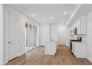 Photo #3: 8983963 Listing