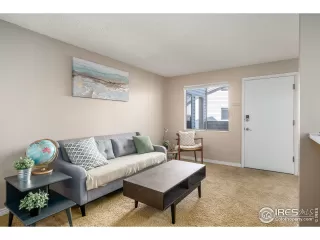 Photo #6: 898436 Listing