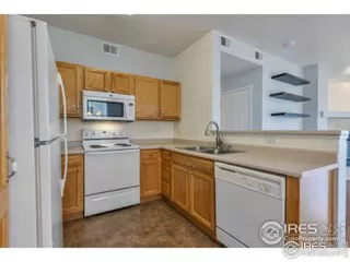 Photo #5: 898468 Listing