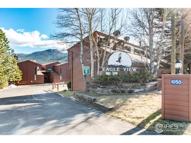 MLS: 898926 Condo For Sale