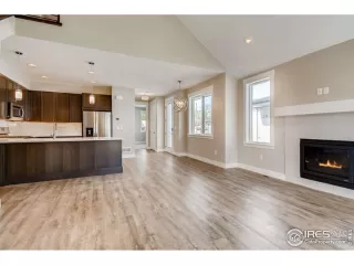 Photo #5: 898963 Listing