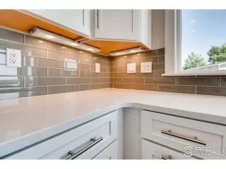 Photo #6: 898967 Listing