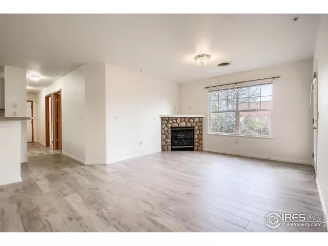 MLS: 899126 Condo For Sale