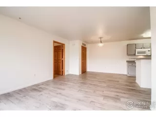 Photo #4: 899126 Listing