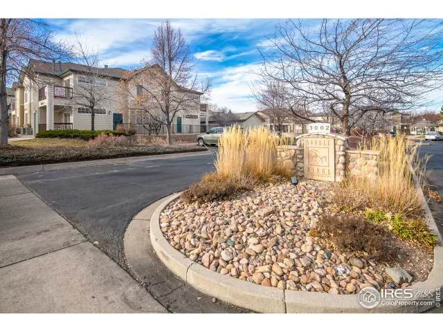 MLS: 899287 Condo For Sale