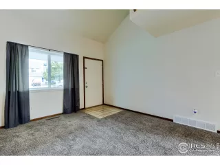 Photo #4: 899312 Listing