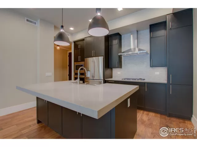 MLS: 899379 Condo For Sale