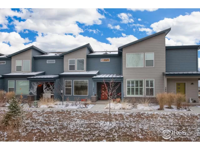 MLS: 899430 Condo For Sale