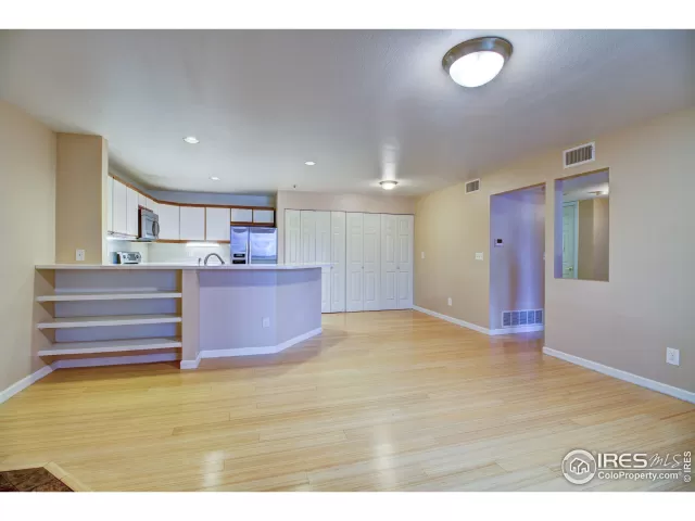 MLS: 899448 Condo For Sale