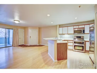 Photo #5: 899448 Listing