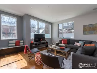 Photo #4: 899473 Listing