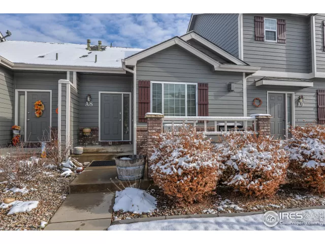 MLS: 899674 Condo For Sale