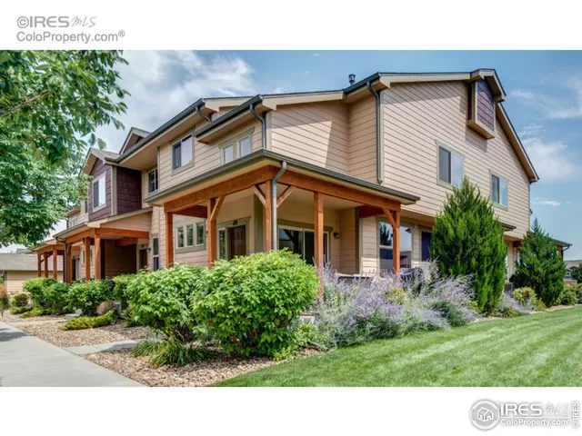 MLS: 899685 Condo For Sale