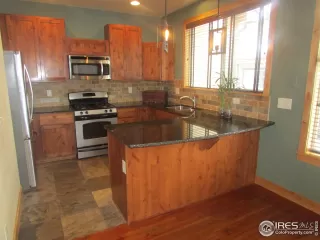 Photo #2: 899685 Listing 