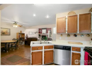 Photo #5: 899896 Listing