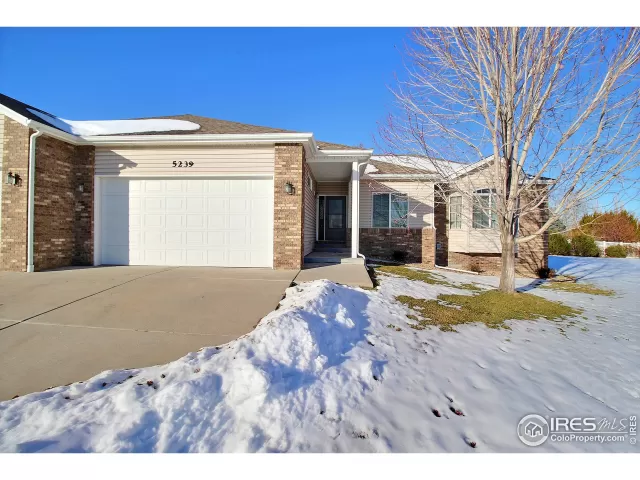 MLS: 899898 Condo For Sale