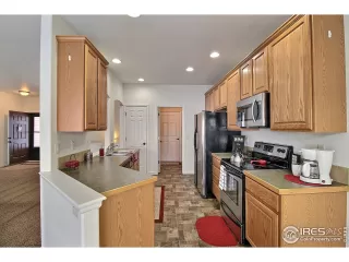 Photo #5: 899898 Listing